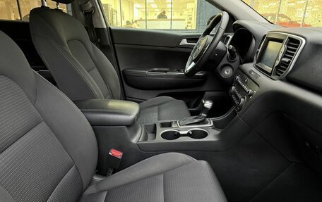 KIA Sportage IV рестайлинг, 2018 год, 1 919 000 рублей, 10 фотография