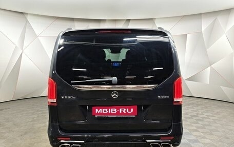 Mercedes-Benz V-Класс, 2018 год, 4 397 000 рублей, 8 фотография