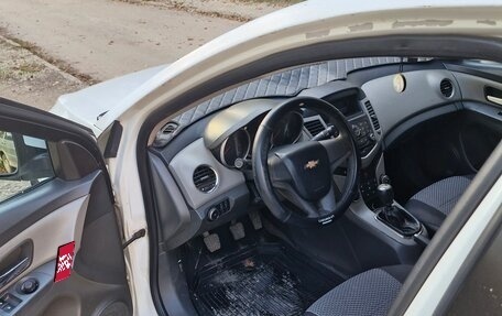 Chevrolet Cruze II, 2010 год, 300 000 рублей, 5 фотография