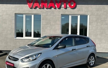 Hyundai Solaris II рестайлинг, 2012 год, 760 000 рублей, 1 фотография