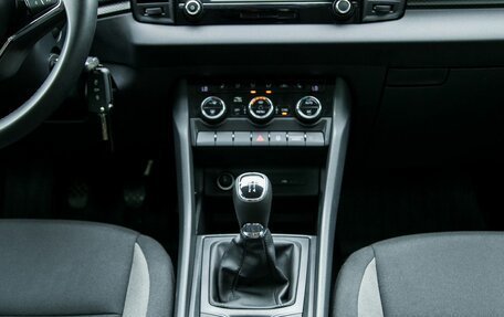 Skoda Karoq I, 2021 год, 2 800 000 рублей, 22 фотография