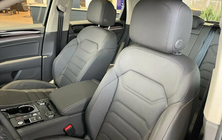 Volkswagen Touareg III, 2025 год, 8 390 000 рублей, 17 фотография