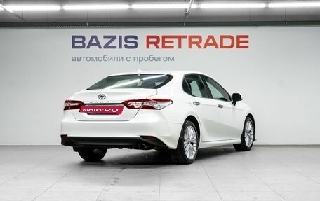 Toyota Camry, 2018 год, 3 049 000 рублей, 6 фотография