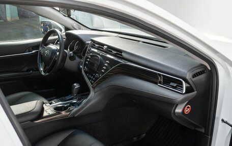 Toyota Camry, 2018 год, 3 049 000 рублей, 17 фотография