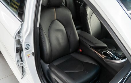 Toyota Camry, 2018 год, 3 049 000 рублей, 18 фотография