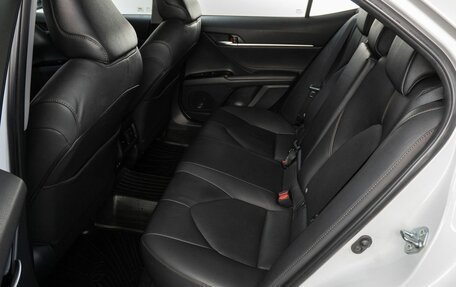Toyota Camry, 2018 год, 3 049 000 рублей, 20 фотография
