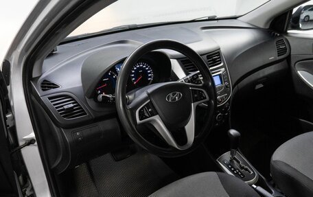 Hyundai Solaris II рестайлинг, 2012 год, 820 000 рублей, 10 фотография