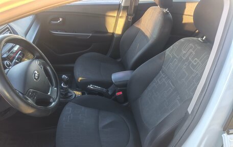 KIA Rio III рестайлинг, 2017 год, 879 000 рублей, 10 фотография