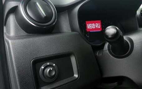 Dacia Duster II, 2019 год, 1 500 000 рублей, 9 фотография
