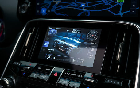 Lexus LX, 2022 год, 16 000 000 рублей, 19 фотография