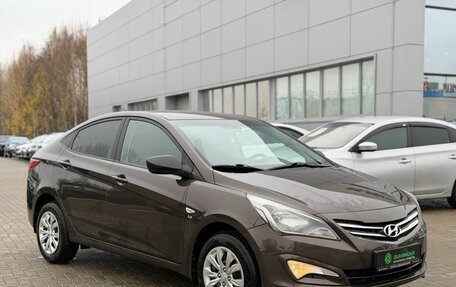 Hyundai Solaris II рестайлинг, 2015 год, 1 050 000 рублей, 2 фотография