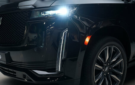 Cadillac Escalade V, 2023 год, 14 000 000 рублей, 13 фотография