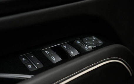 Cadillac Escalade V, 2023 год, 14 000 000 рублей, 24 фотография