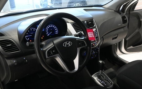 Hyundai Solaris II рестайлинг, 2013 год, 595 000 рублей, 6 фотография