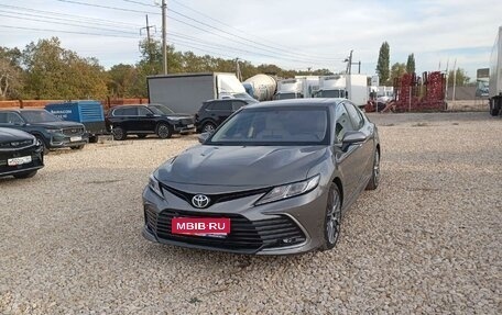 Toyota Camry, 2022 год, 3 870 000 рублей, 1 фотография