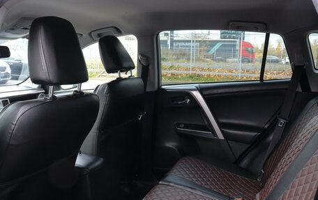 Toyota RAV4, 2015 год, 2 250 000 рублей, 10 фотография