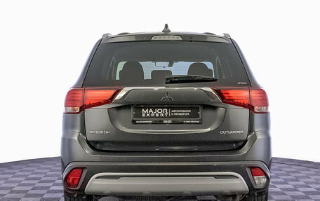 Mitsubishi Outlander III рестайлинг 3, 2019 год, 2 390 000 рублей, 6 фотография