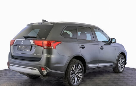 Mitsubishi Outlander III рестайлинг 3, 2019 год, 2 390 000 рублей, 5 фотография