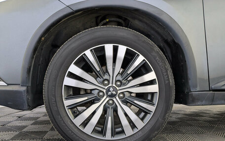 Mitsubishi Outlander III рестайлинг 3, 2019 год, 2 390 000 рублей, 12 фотография