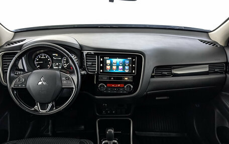 Mitsubishi Outlander III рестайлинг 3, 2019 год, 2 390 000 рублей, 14 фотография