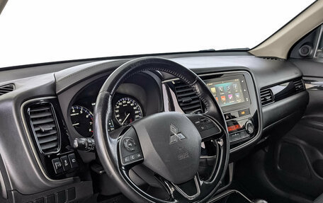 Mitsubishi Outlander III рестайлинг 3, 2019 год, 2 390 000 рублей, 15 фотография
