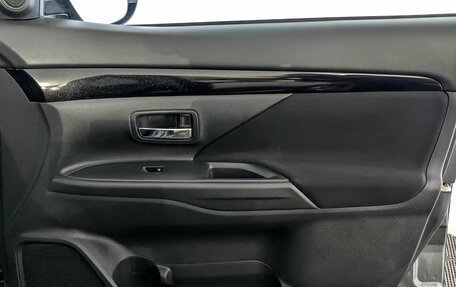 Mitsubishi Outlander III рестайлинг 3, 2019 год, 2 390 000 рублей, 24 фотография