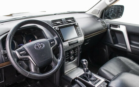 Toyota Land Cruiser Prado 150 рестайлинг 2, 2018 год, 5 395 000 рублей, 9 фотография