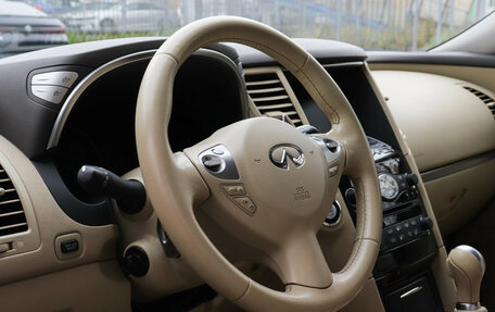 Infiniti QX70, 2014 год, 2 850 000 рублей, 11 фотография