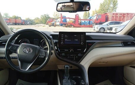 Toyota Camry, 2022 год, 3 870 000 рублей, 4 фотография