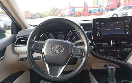 Toyota Camry, 2022 год, 3 870 000 рублей, 5 фотография