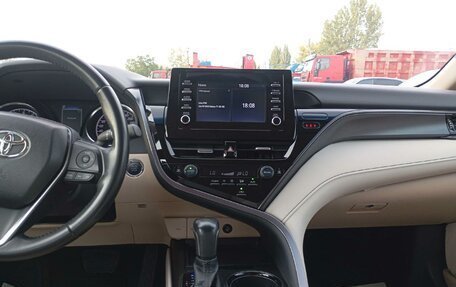 Toyota Camry, 2022 год, 3 870 000 рублей, 7 фотография