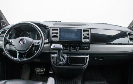 Volkswagen Multivan T6 рестайлинг, 2018 год, 4 770 000 рублей, 13 фотография