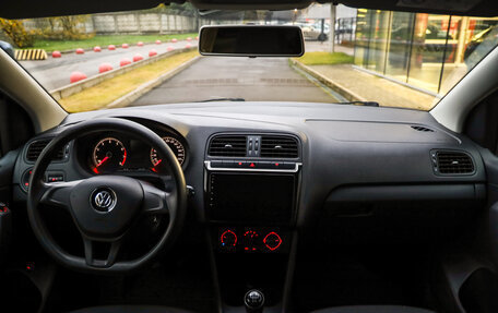 Volkswagen Polo VI (EU Market), 2015 год, 879 777 рублей, 11 фотография