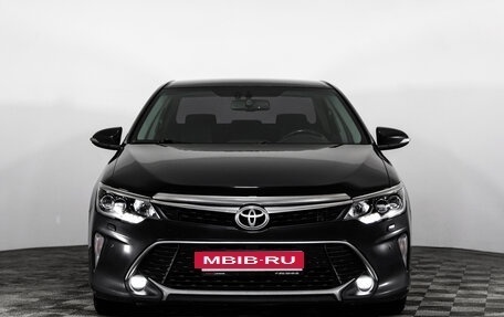Toyota Camry, 2017 год, 1 799 000 рублей, 2 фотография