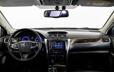 Toyota Camry, 2017 год, 1 799 000 рублей, 10 фотография
