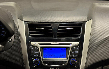 Hyundai Solaris II рестайлинг, 2011 год, 850 000 рублей, 10 фотография
