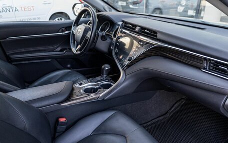 Toyota Camry, 2020 год, 2 850 000 рублей, 6 фотография