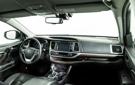 Toyota Highlander III, 2014 год, 2 399 900 рублей, 9 фотография