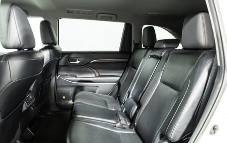 Toyota Highlander III, 2014 год, 2 399 900 рублей, 10 фотография