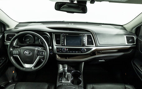 Toyota Highlander III, 2014 год, 2 399 900 рублей, 13 фотография