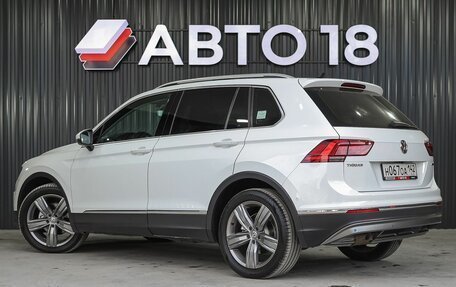 Volkswagen Tiguan II, 2018 год, 2 799 000 рублей, 4 фотография