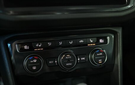 Volkswagen Tiguan II, 2018 год, 2 799 000 рублей, 24 фотография