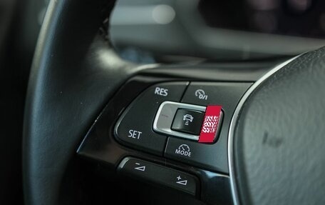Volkswagen Tiguan II, 2018 год, 2 799 000 рублей, 19 фотография