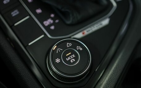 Volkswagen Tiguan II, 2018 год, 2 799 000 рублей, 29 фотография