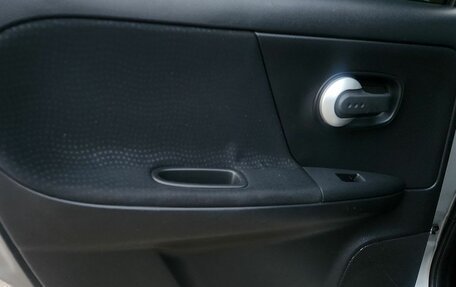 Nissan Note II рестайлинг, 2012 год, 700 000 рублей, 13 фотография