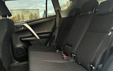 Toyota RAV4, 2019 год, 2 300 000 рублей, 10 фотография