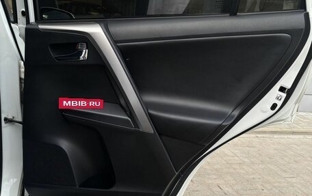Toyota RAV4, 2019 год, 2 300 000 рублей, 11 фотография