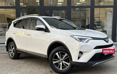 Toyota RAV4, 2019 год, 2 300 000 рублей, 2 фотография