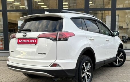 Toyota RAV4, 2019 год, 2 300 000 рублей, 3 фотография