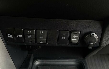 Toyota RAV4, 2019 год, 2 300 000 рублей, 18 фотография